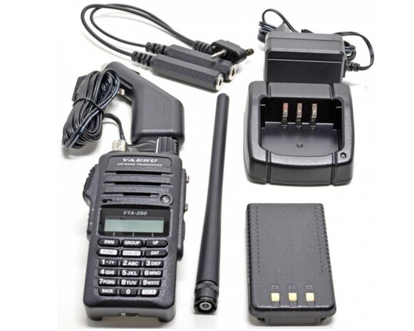 Yaesu FTA 250L airband portofoon