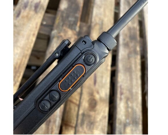 Hytera HP705 UHF DMR